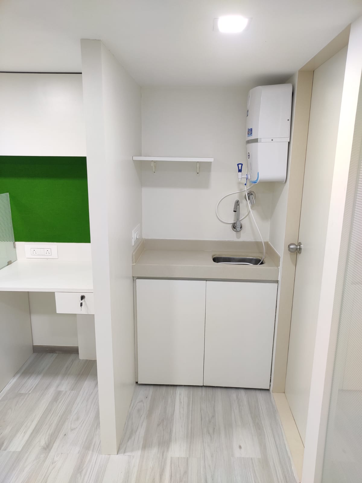 Crystal Plaza office interior 9